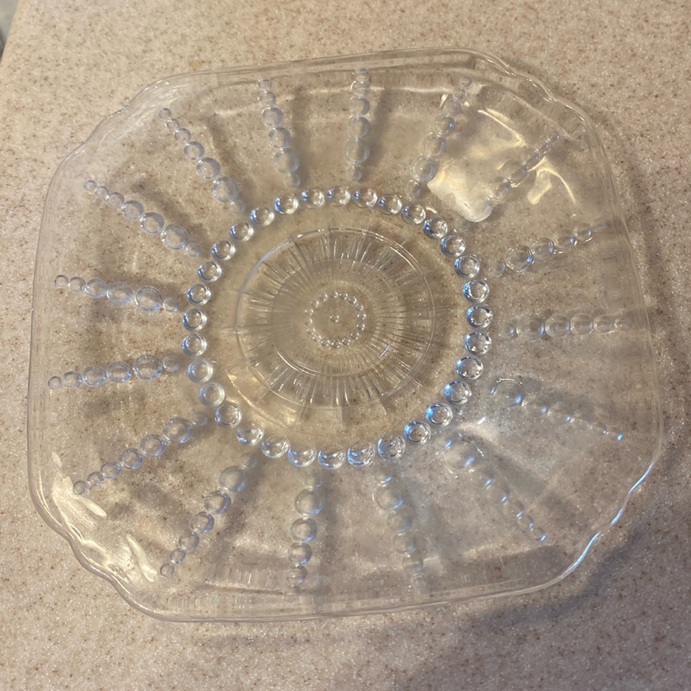 Vintage Federal Glass COLUMBIA bread and butter plates set of 4. Excellent cond